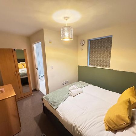 The Vogue Stay, 3 Bedrooms, 2 Bathrooms, Ideal For Jr & Oxford Hospitals, Free Carpark, Conveniently Located For Ring Road Access, 2 Miles From Oxford City Centre Easy Car & Bus Route Exterior photo