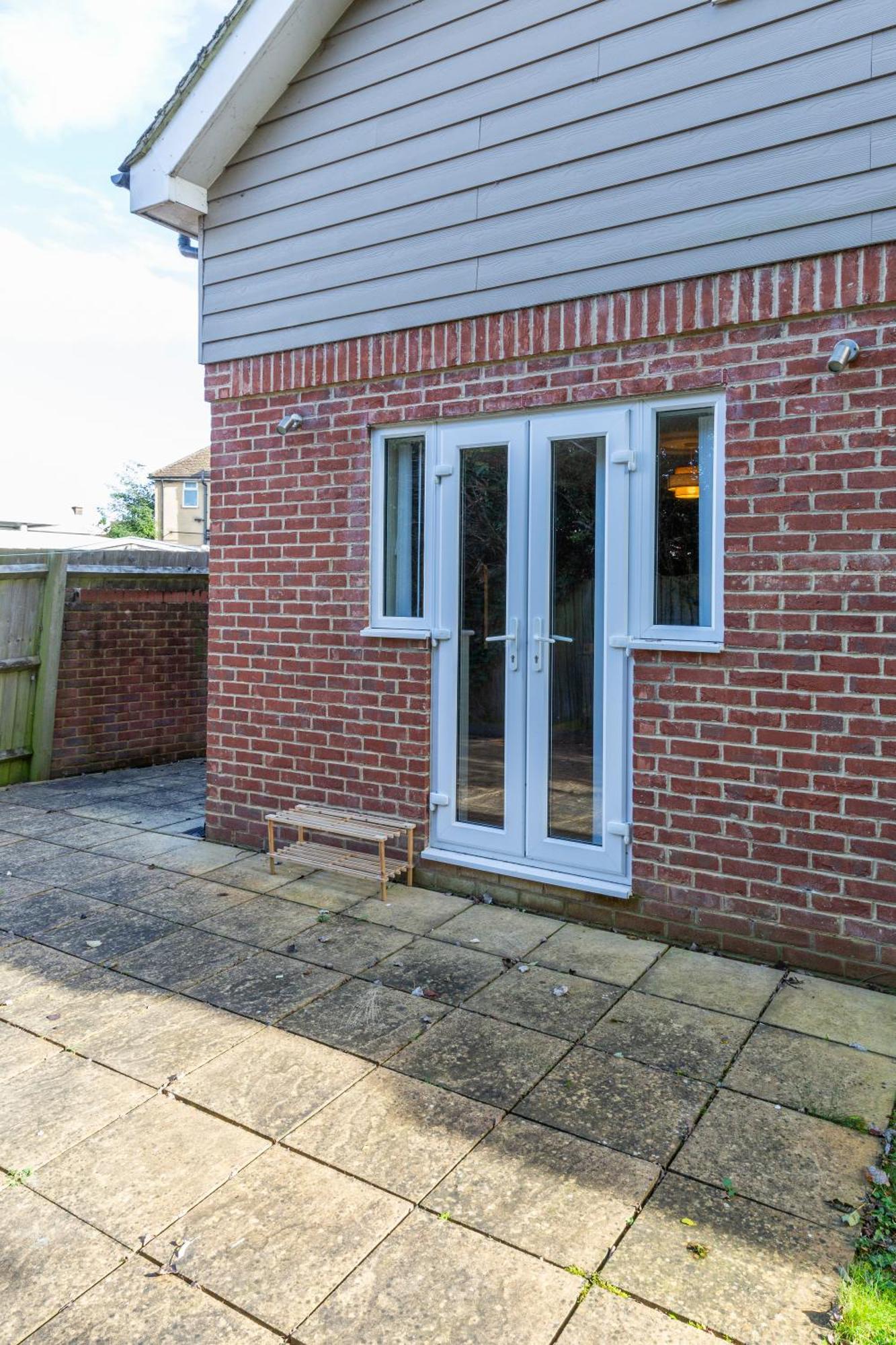 The Vogue Stay, 3 Bedrooms, 2 Bathrooms, Ideal For Jr & Oxford Hospitals, Free Carpark, Conveniently Located For Ring Road Access, 2 Miles From Oxford City Centre Easy Car & Bus Route Exterior photo