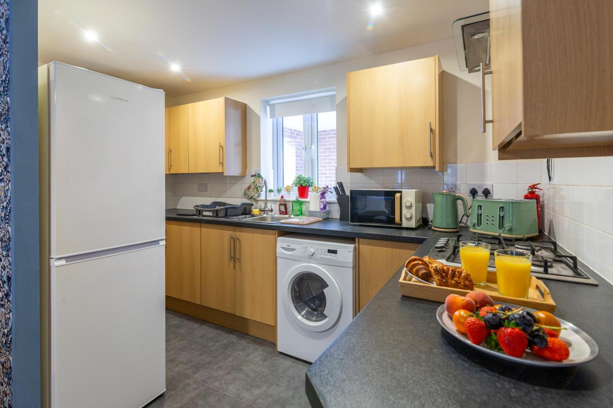 The Vogue Stay, 3 Bedrooms, 2 Bathrooms, Ideal For Jr & Oxford Hospitals, Free Carpark, Conveniently Located For Ring Road Access, 2 Miles From Oxford City Centre Easy Car & Bus Route Exterior photo